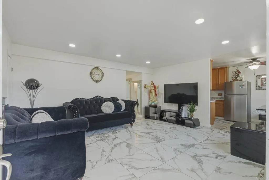 505 E Madison Ave - Photo 1