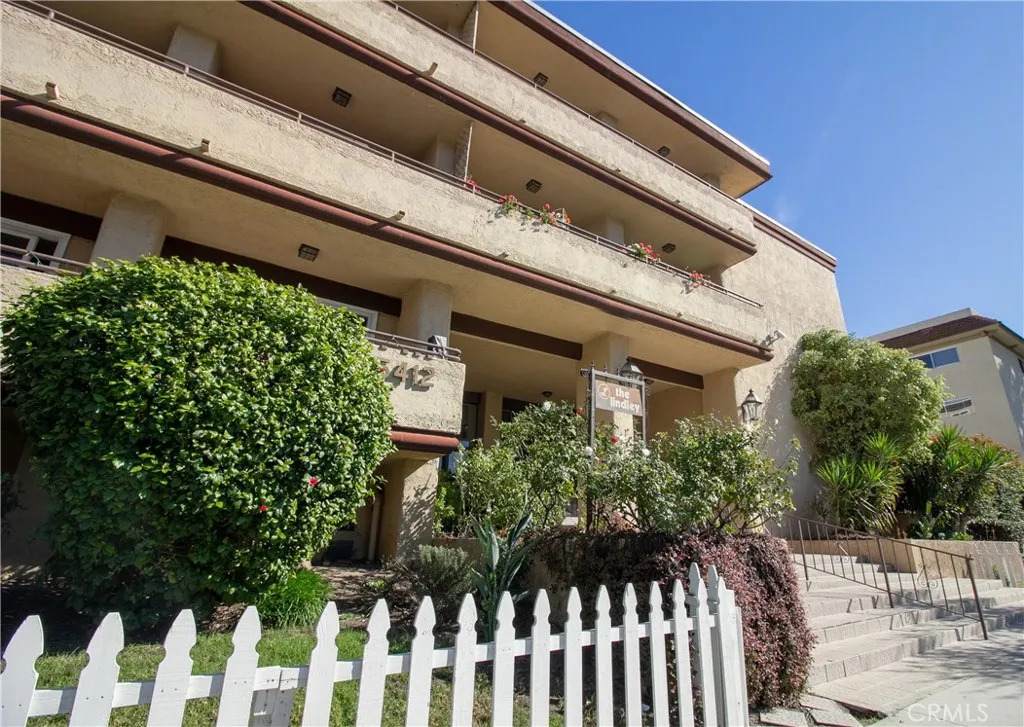 5412 Lindley Avenue - Photo 1