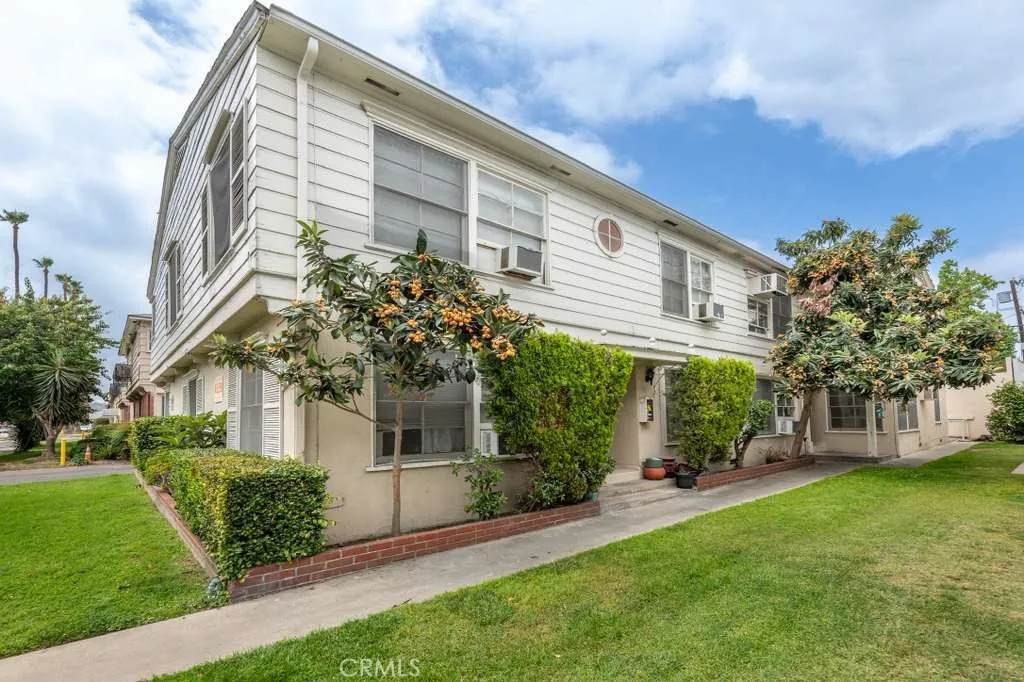 5319 Whitsett Avenue - Photo 1