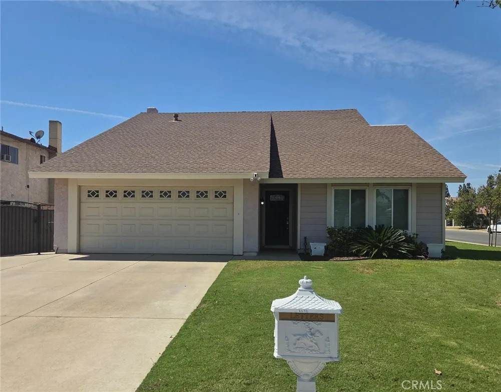 2632 Augusta Avenue - Photo 1
