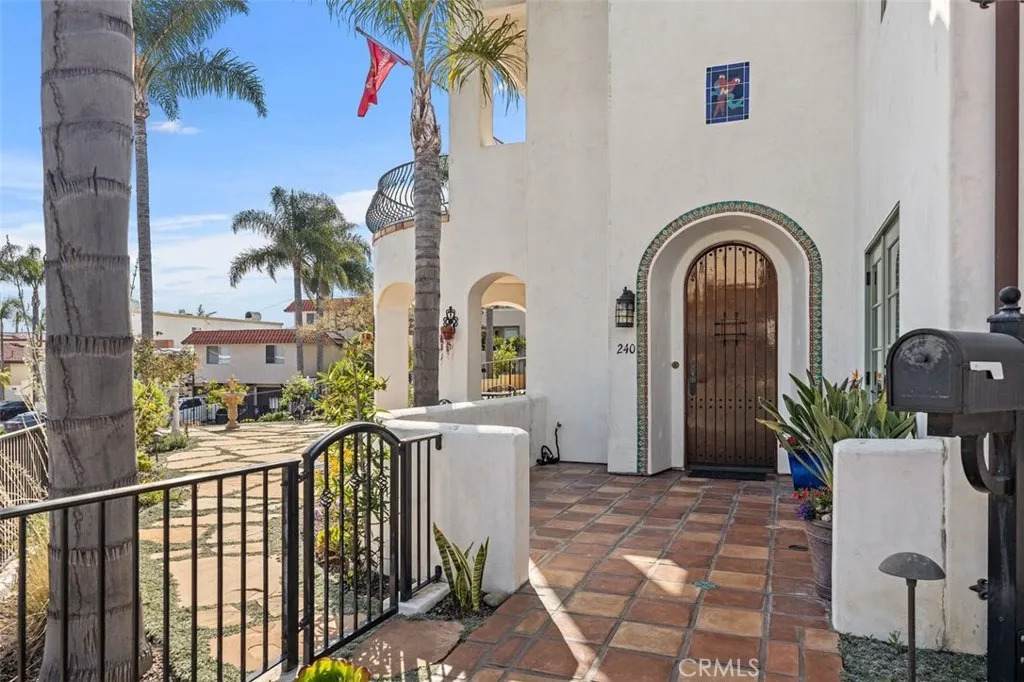 240 Avenida Rosa - Photo 1