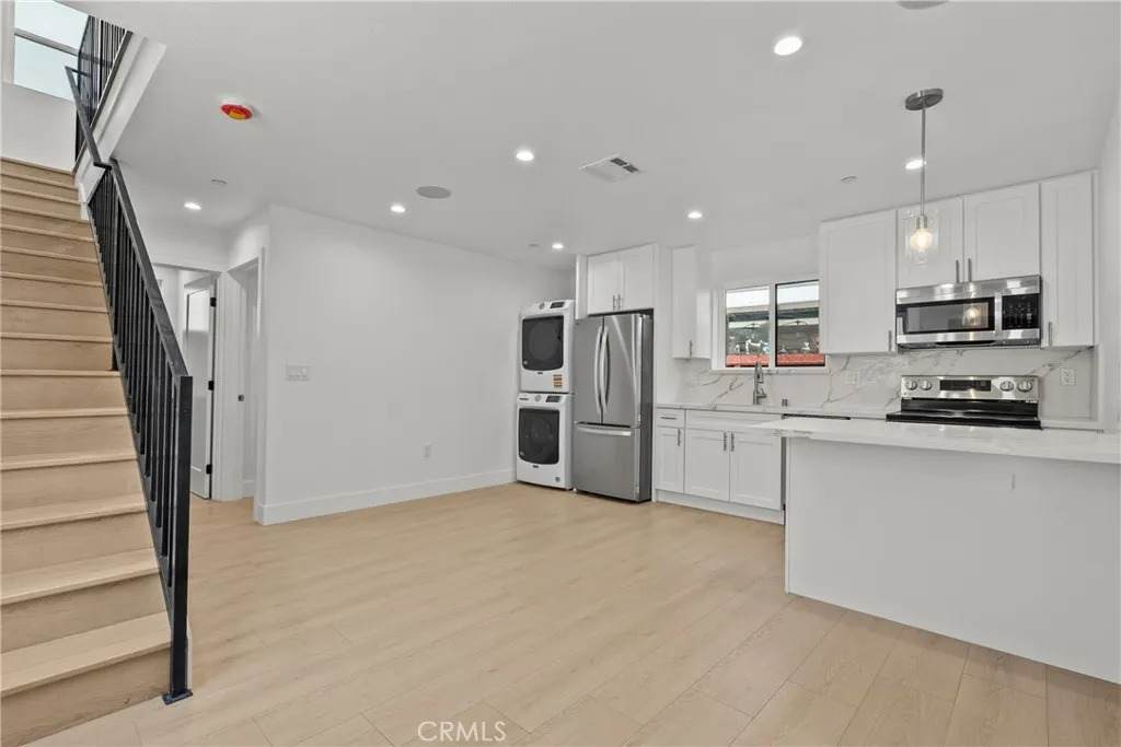 322 Leslie Way - Photo 1
