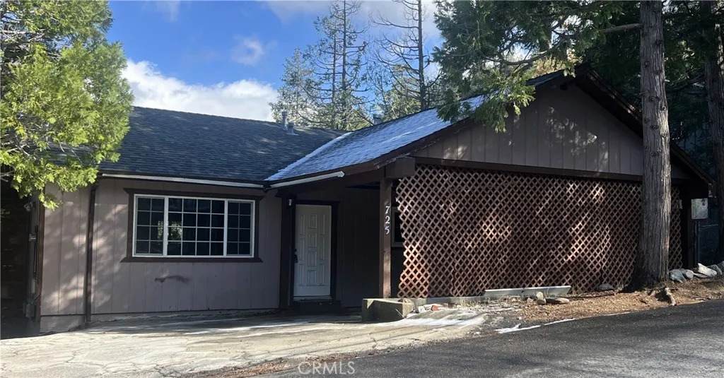725 Tyrol Drive - Photo 1