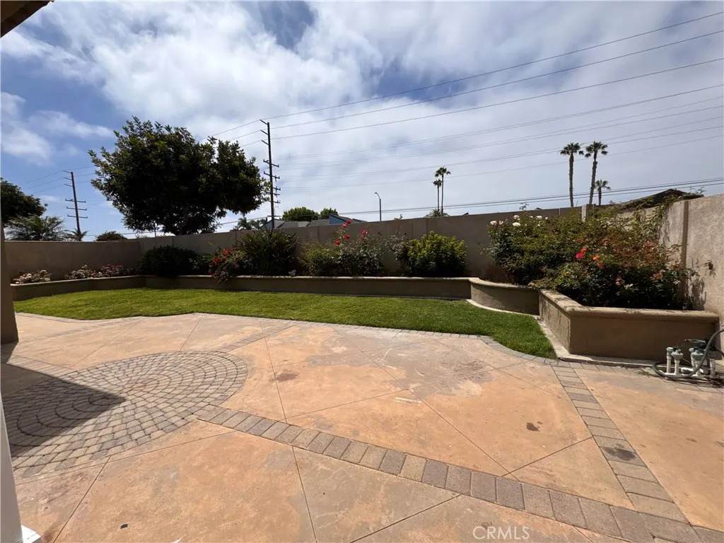 9642 Peppertree - Photo 1