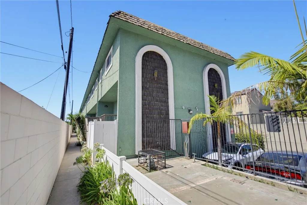 9214 Palm Street - Photo 1