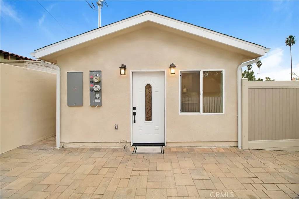 1013 Angeleno Avenue - Photo 1