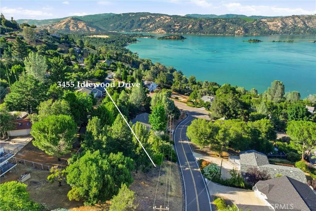 3455 Idlewood - Photo 1
