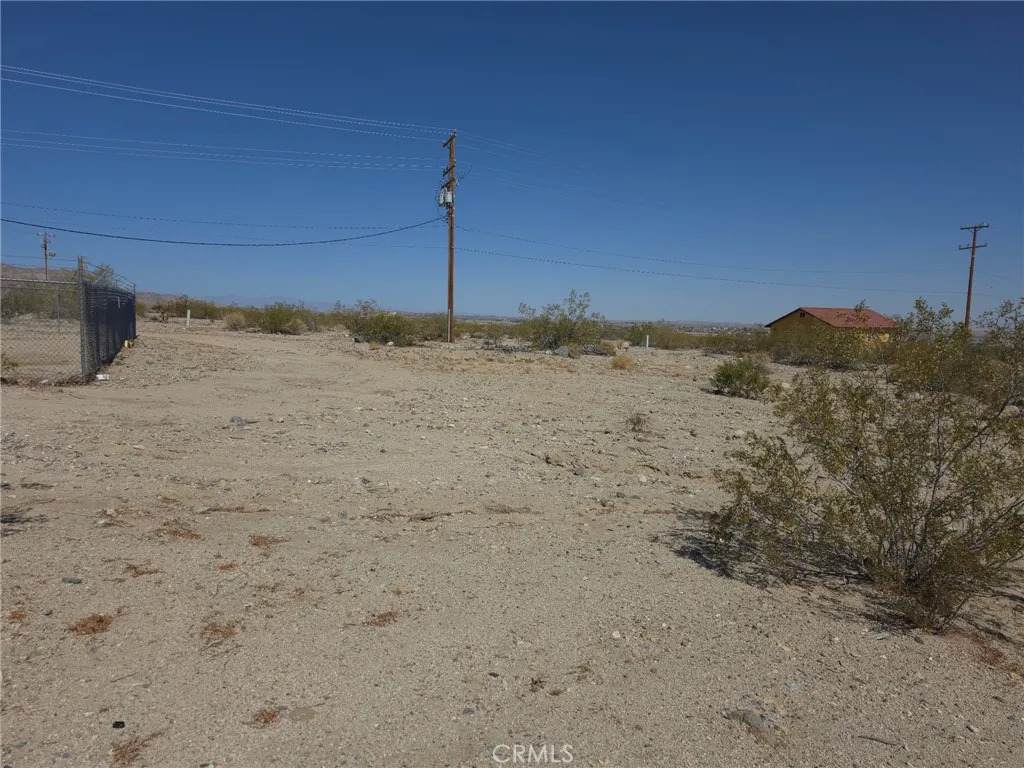 0 Woodward - Photo 1