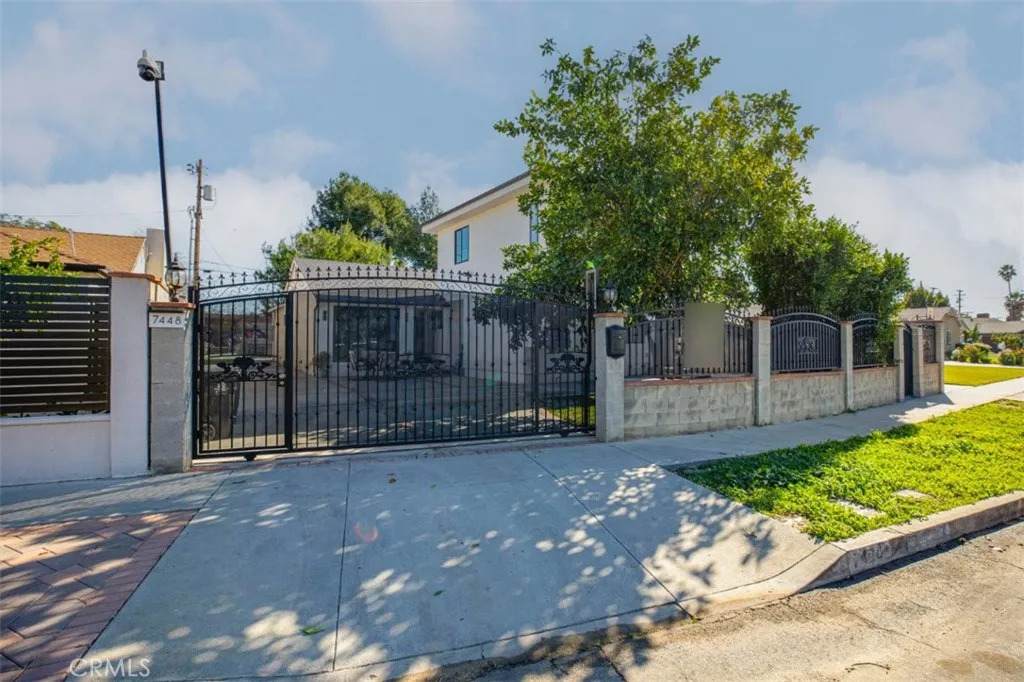 7446 Mammoth Avenue - Photo 1