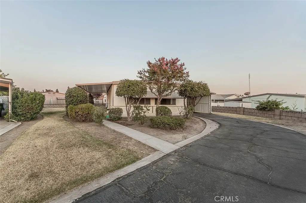 1701 Dinuba - Photo 1