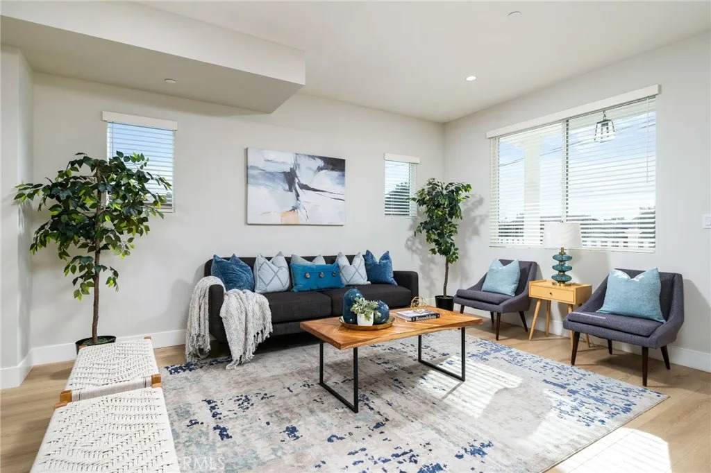 798 Amelia Avenue - Photo 1