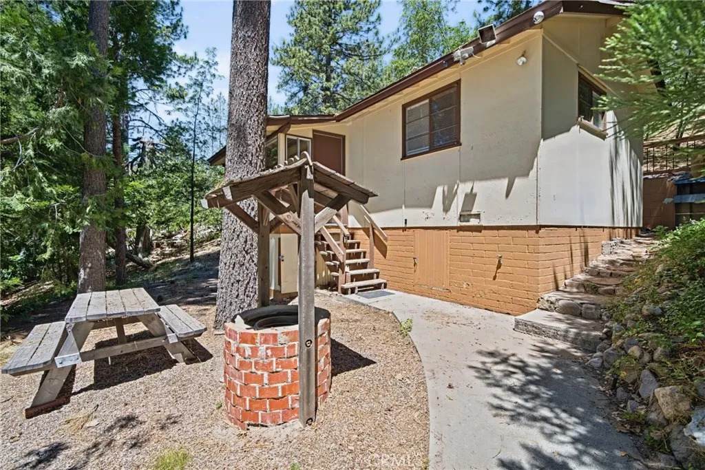 32800 Willow - Photo 1