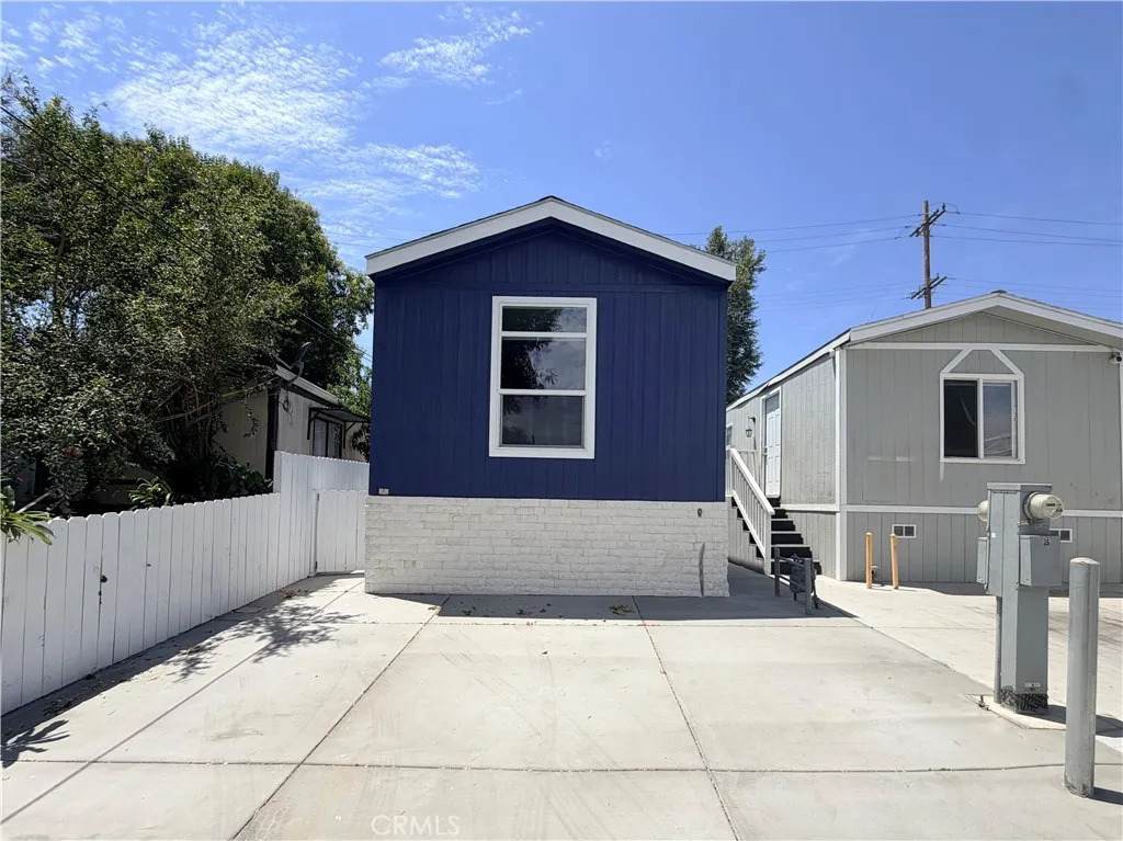 5803 Mission Blvd - Photo 1