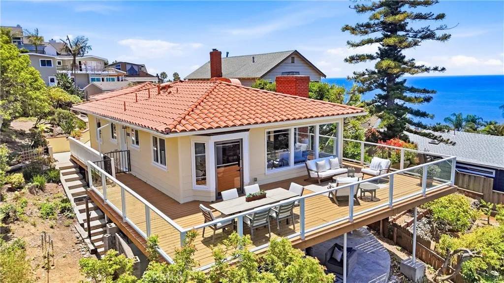 32021 Sunset Avenue - Photo 1