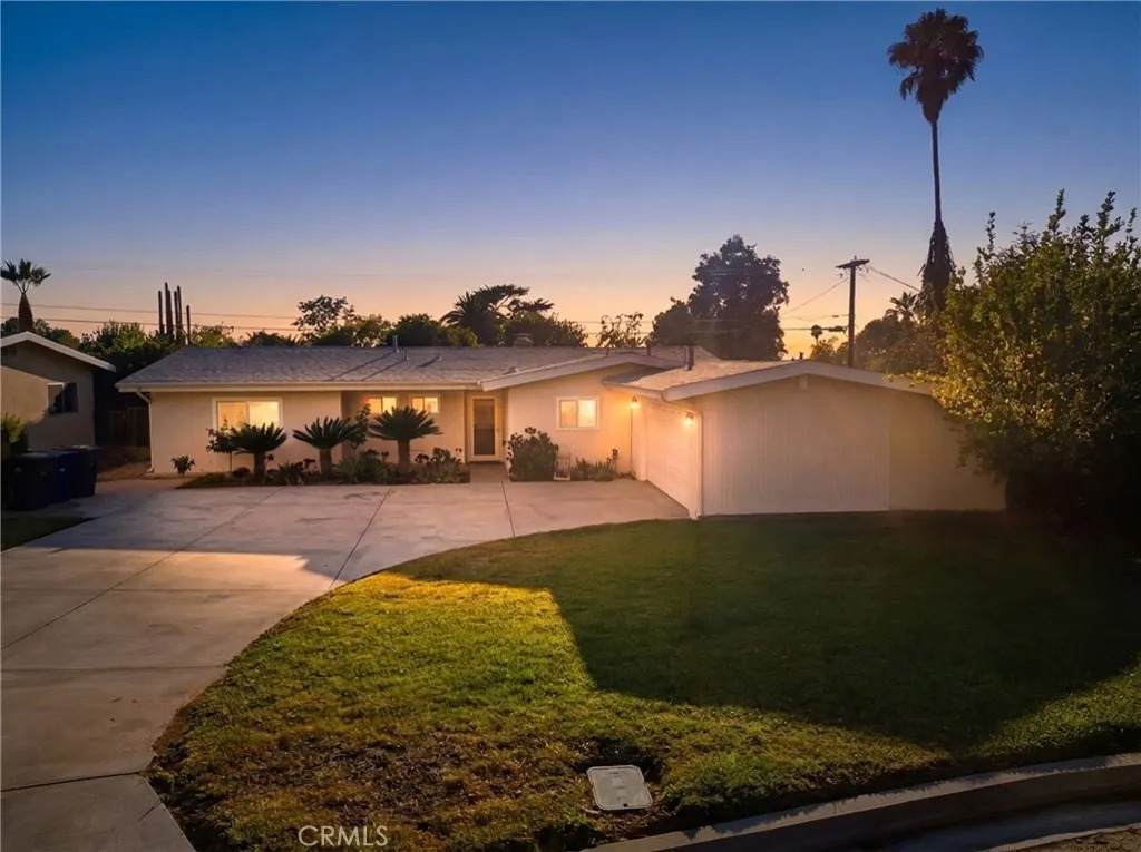 3979 Havenhurst - Photo 1