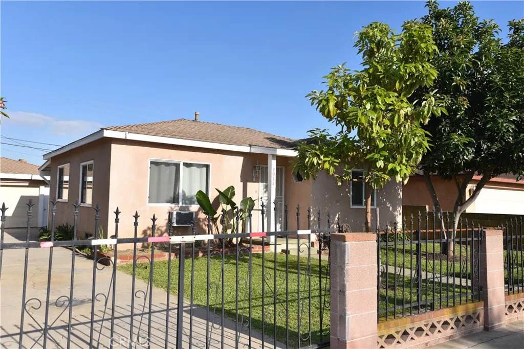 9038 Danby - Photo 1