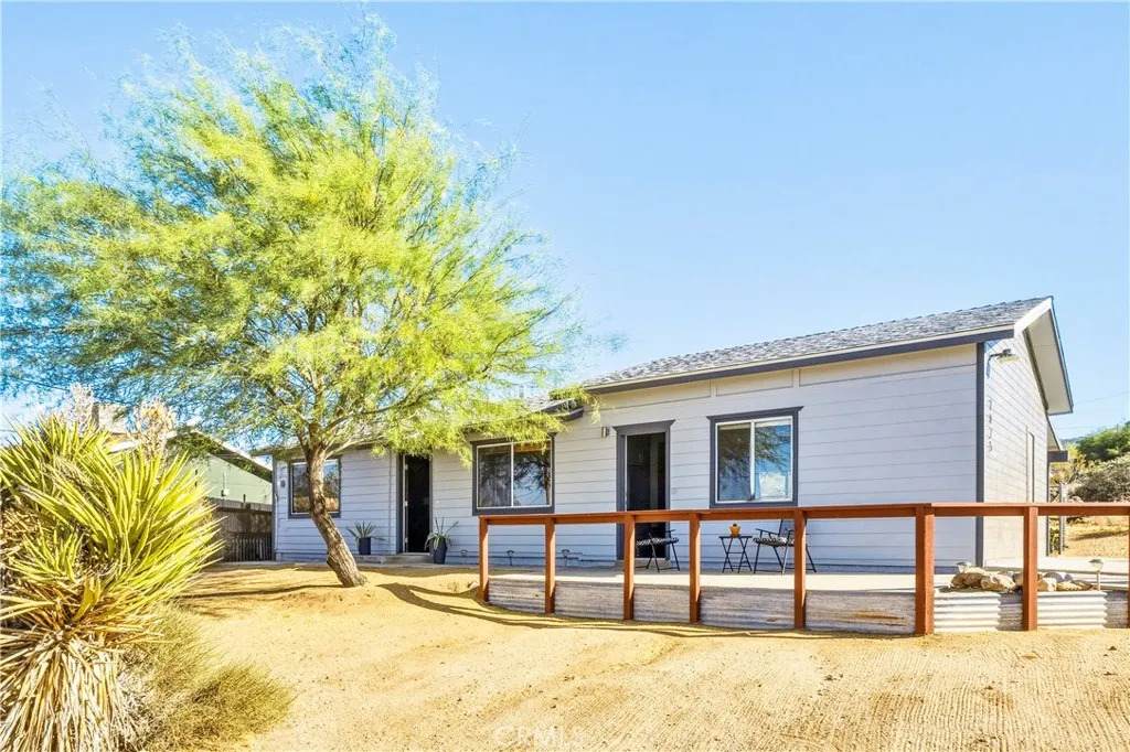 7025 Park Boulevard - Photo 1