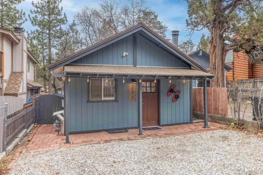 271 Leonard Ln - Photo 1