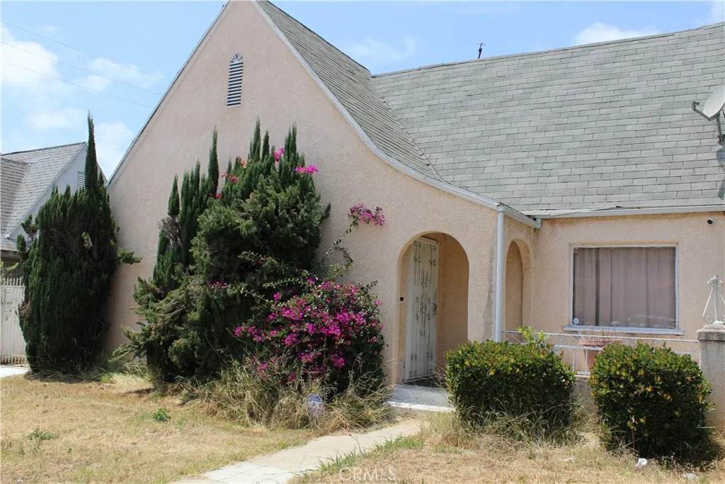 1657 Fairfax - Photo 1