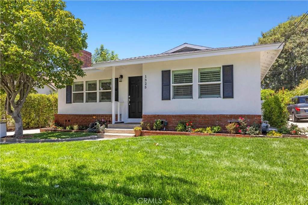 1325 Forest Avenue - Photo 1