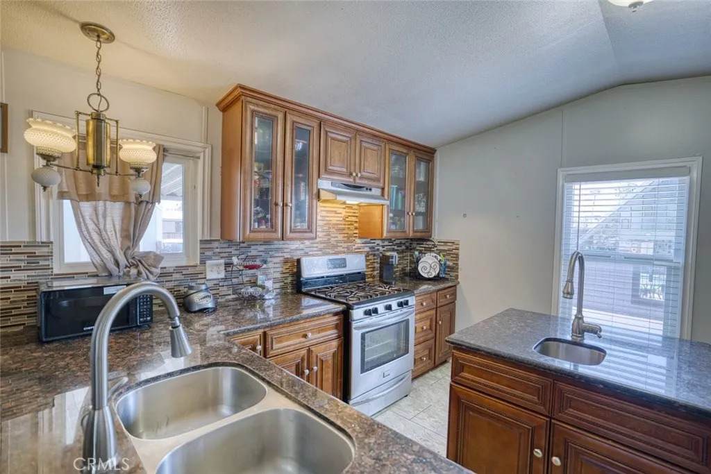 310 Philadelphia - Photo 1