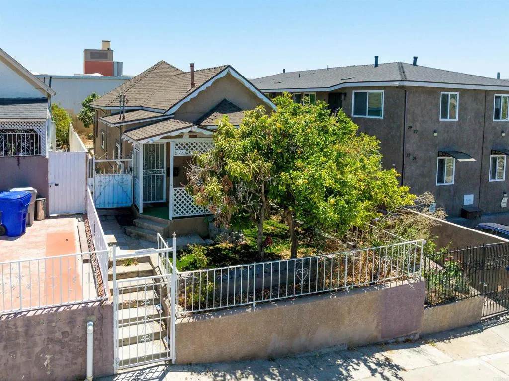 35 19Th Street - Photo 1