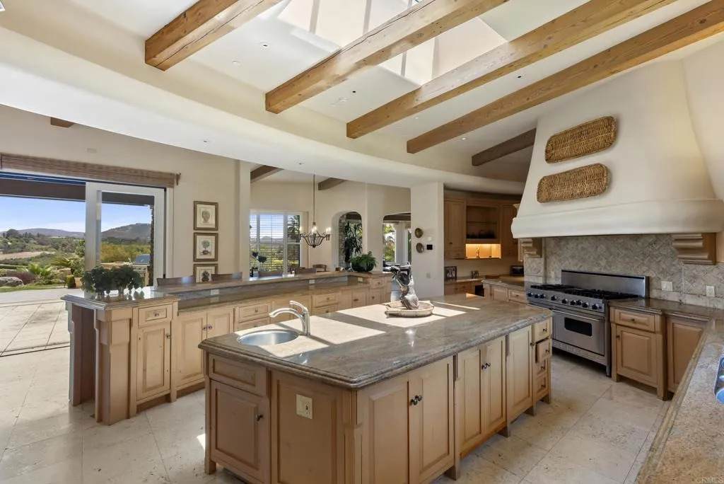 https://bt-photos.global.ssl.fastly.net/sandiego/orig_boomver_1_306760754-1.jpg