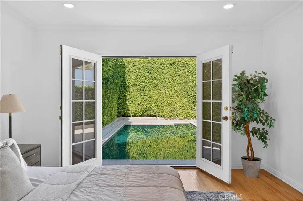 520 Citrus Avenue - Photo 1