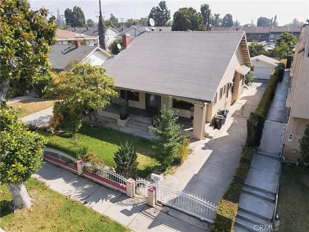 924 Stoneman - Photo 1