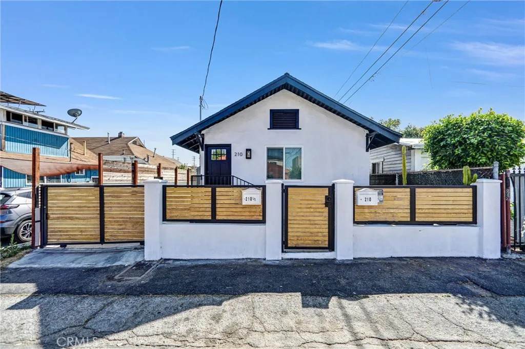 210 Amabel Street - Photo 1