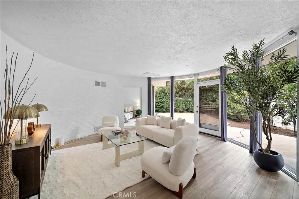 10540 Olympic Boulevard - Photo 1