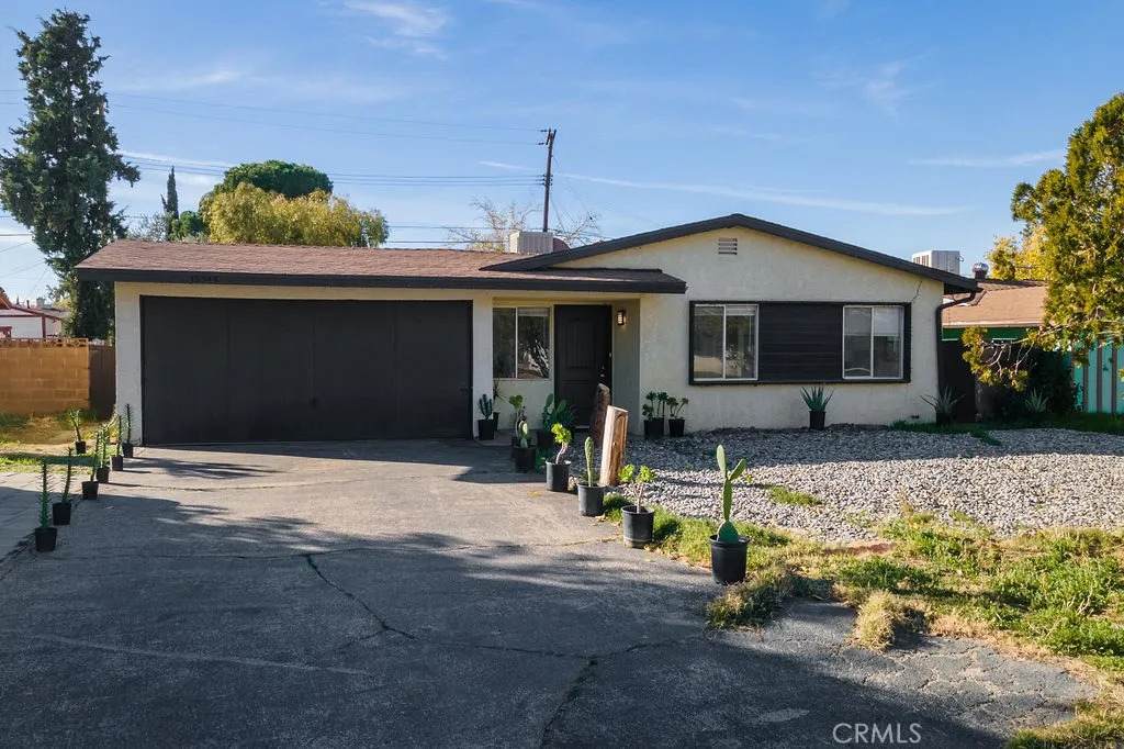 39543 Armfield Avenue - Photo 1