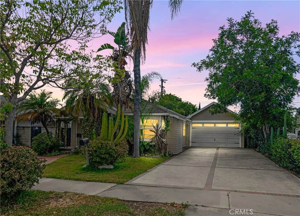 720 Parton - Photo 1