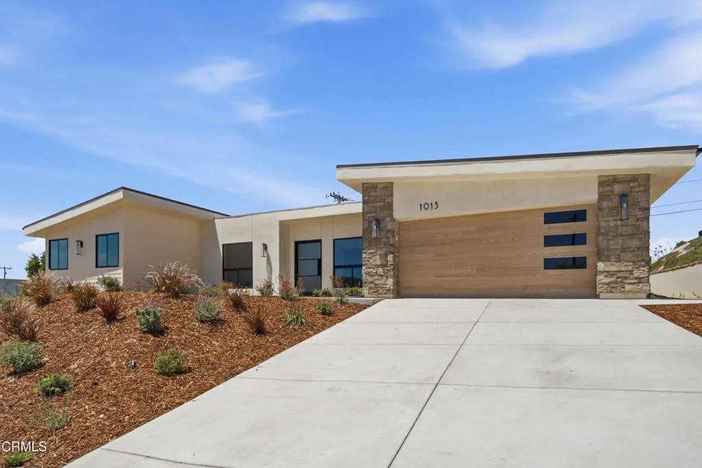1013 Colina Vista - Photo 1
