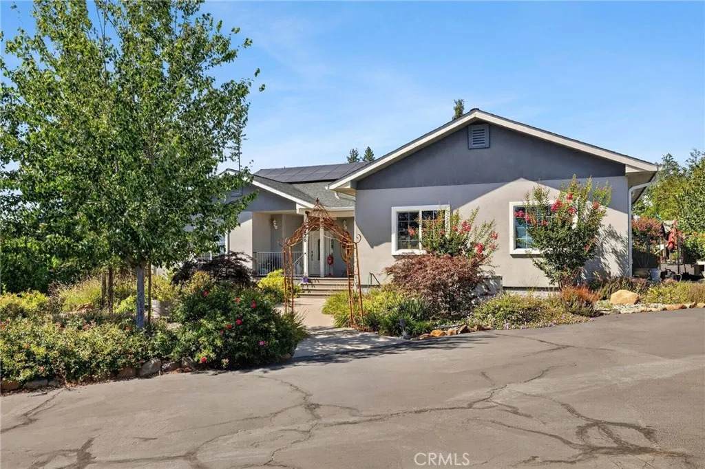 6226 Graham - Photo 1