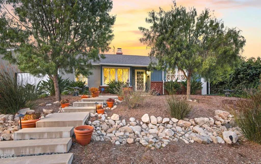 2619 Mary Street - Photo 1