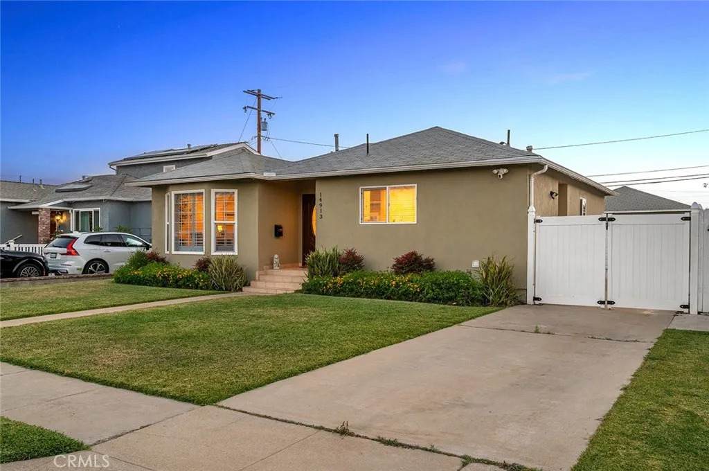 14913 Roxton Avenue - Photo 1