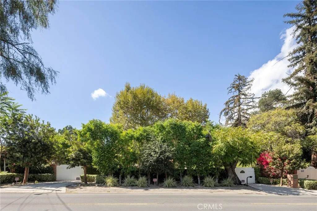 5229 Louise Avenue - Photo 1