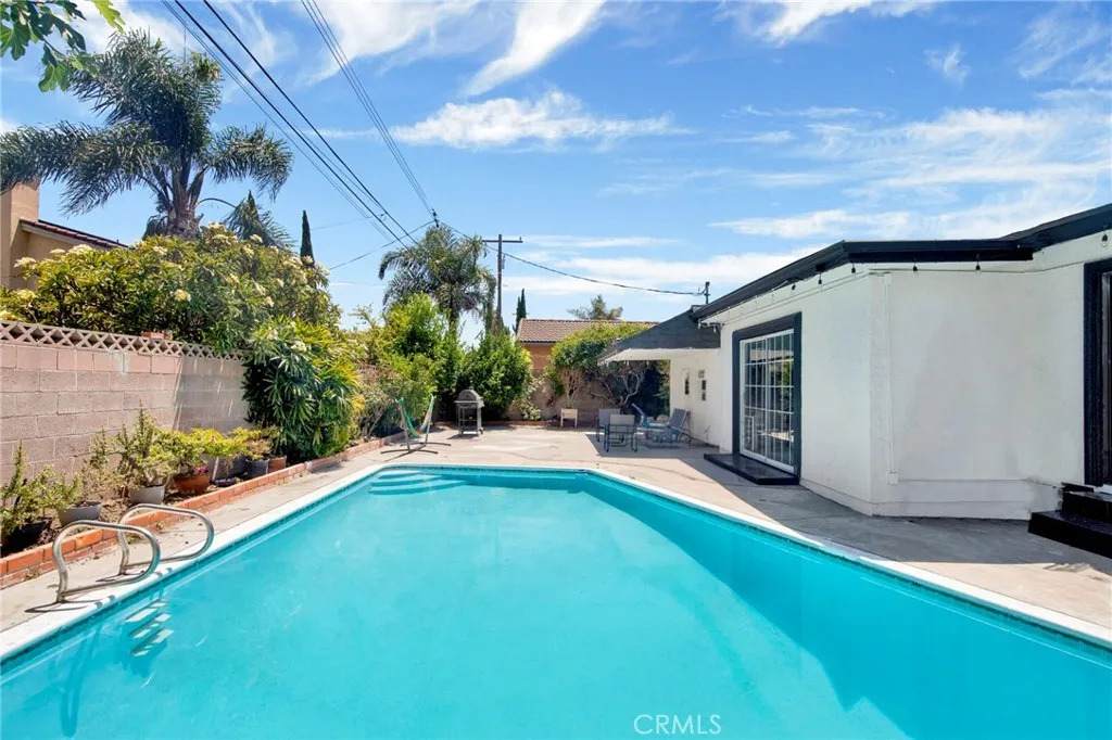 10236 Mattock Avenue - Photo 1