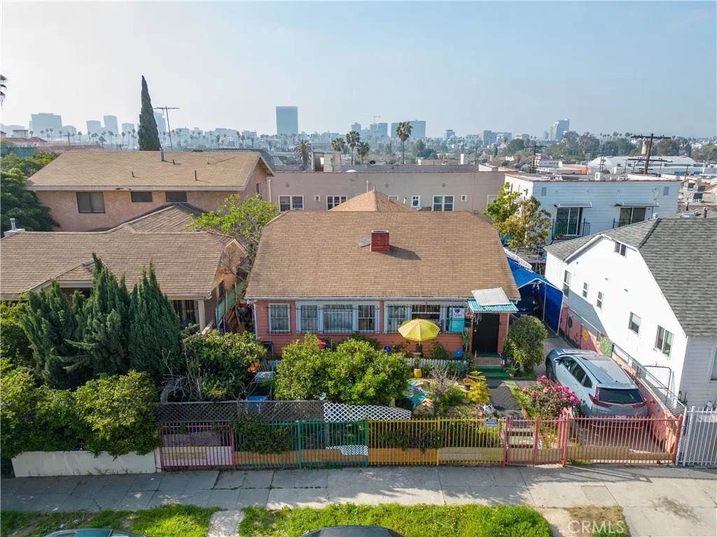 4452 Rosewood Avenue - Photo 1