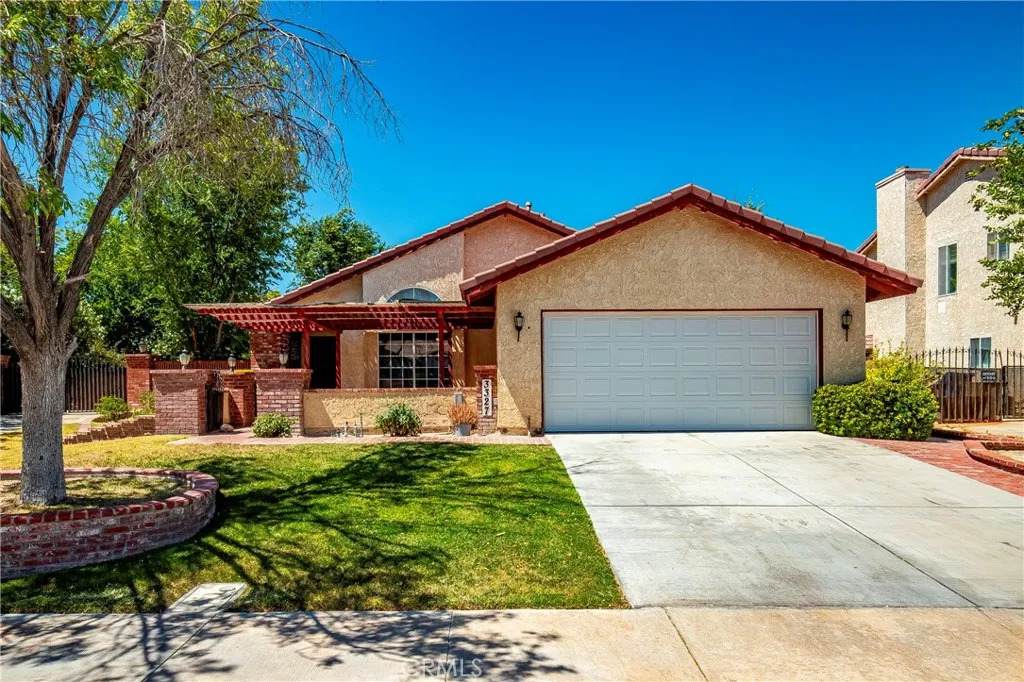 3327 Marilynn - Photo 1