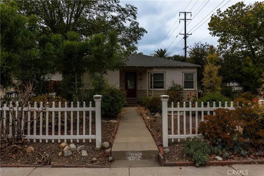 665 Harvard - Photo 1