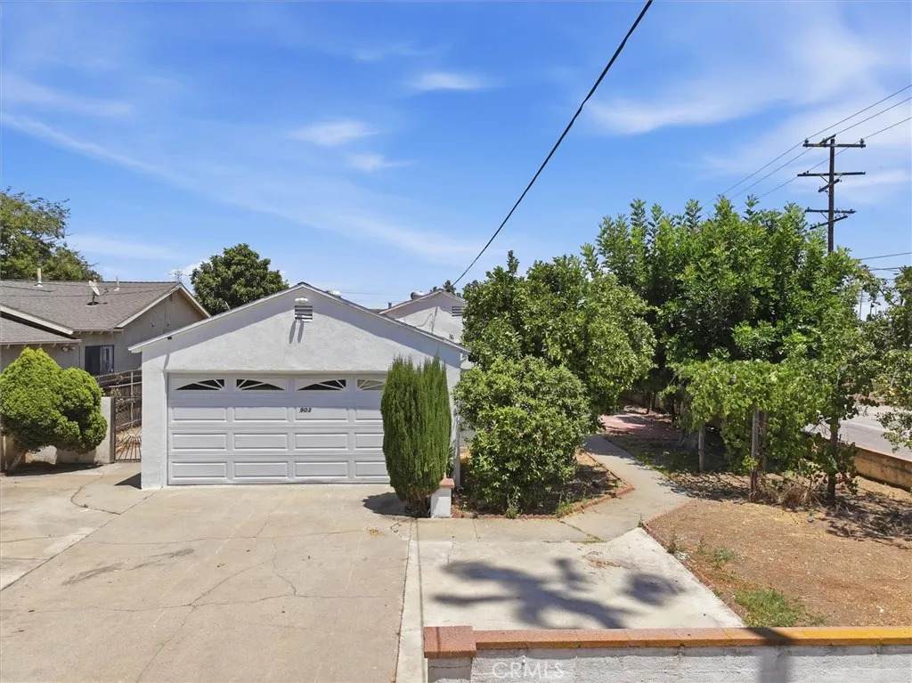 903 Wells Street - Photo 1