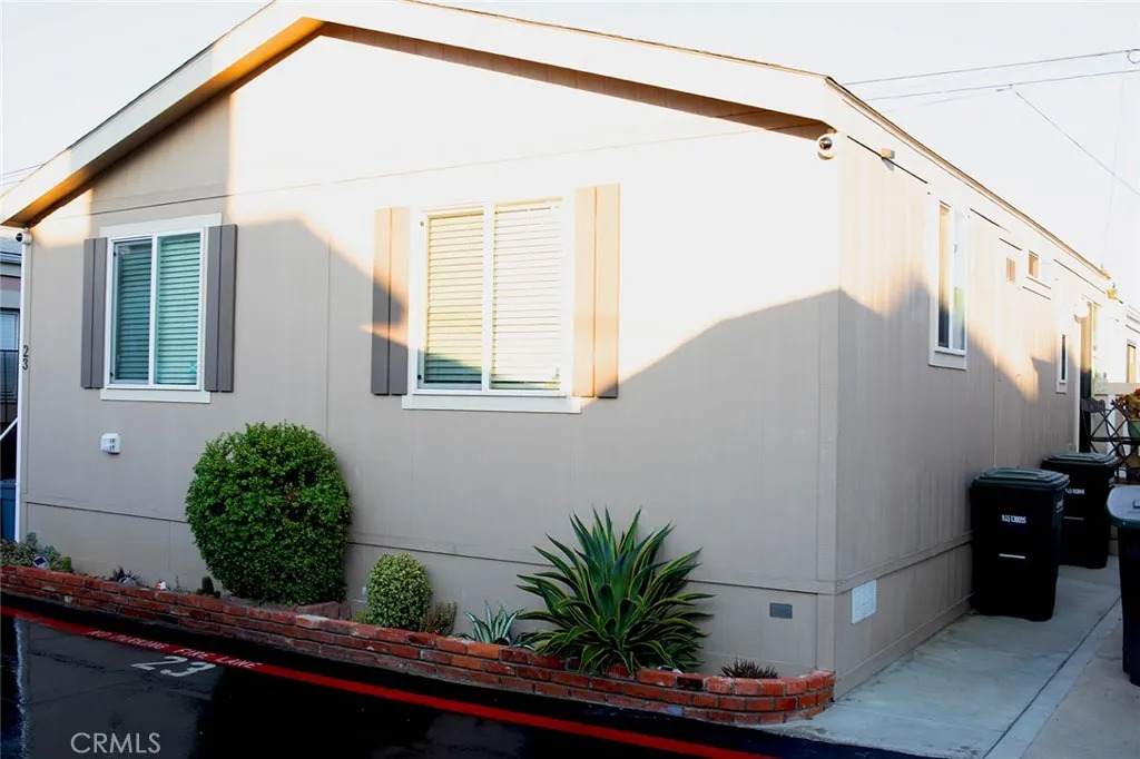 327 Wilson - Photo 1