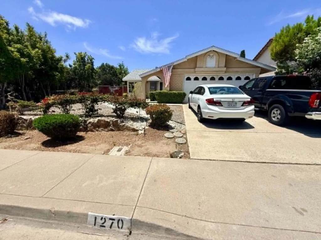 1270 Valencia Pkwy - Photo 1