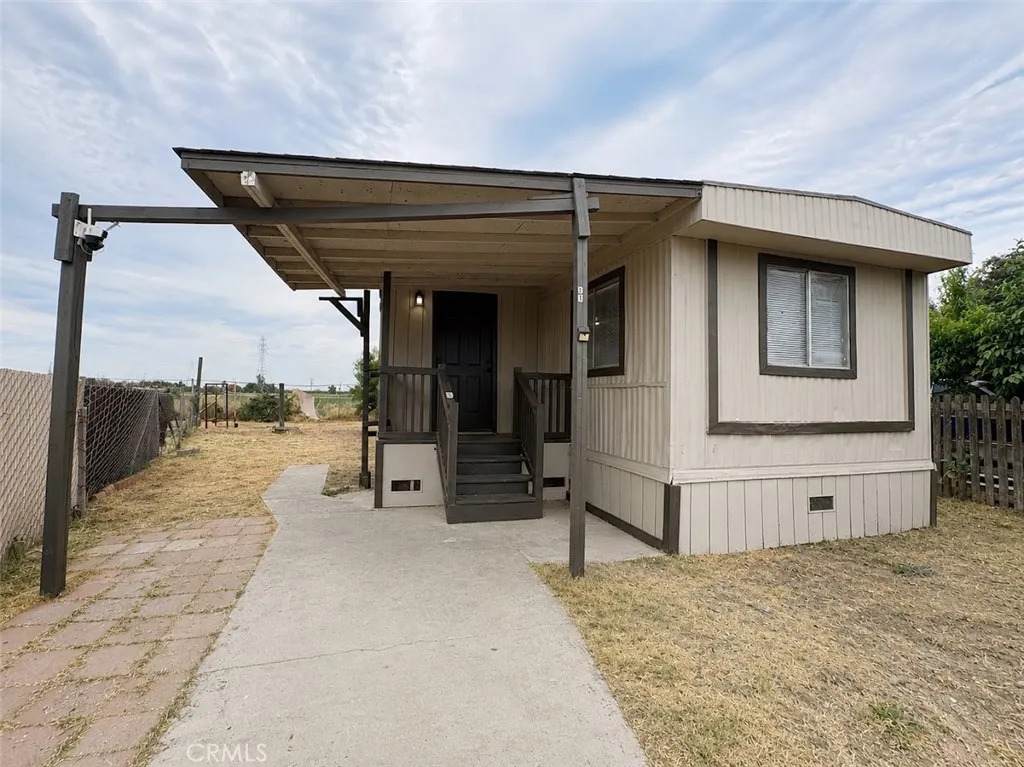 5200 Crest Rd - Photo 1