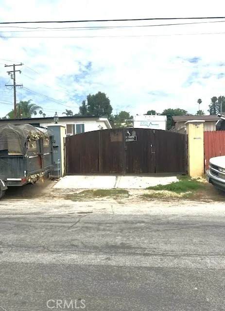 7688 Hillside St, - Photo 1