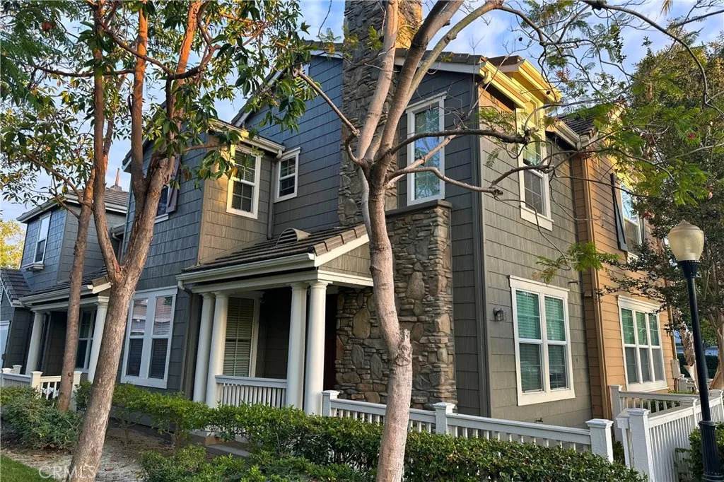 15 Elmhurst - Photo 1