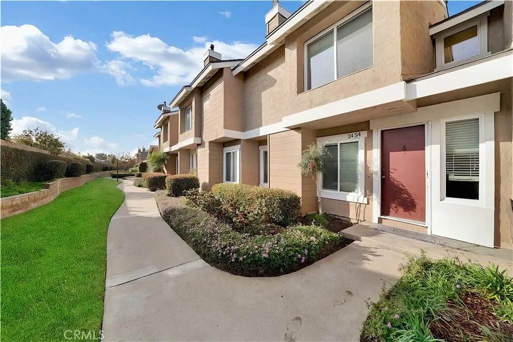 2454 Chinook Drive - Photo 1