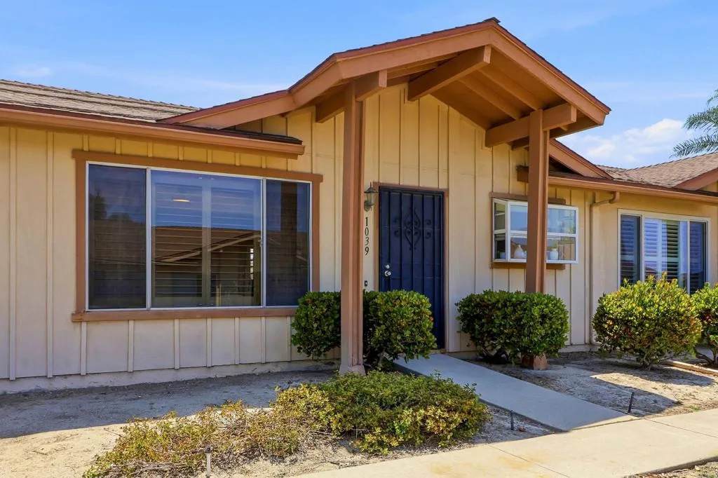 1039 Plover Way - Photo 1